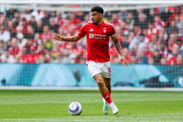 TA: Forest considers complaining to the Premier League about Tottenham s illegal contact with White, but the player may still transfer